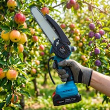 Аккумуляторная цепная мини-пила 6 inch Electric SAW DOMOTEC 8169 в кейсе / 2 аккумулятора Аккумуляторная цепная мини-пила 6 inch Electric SAW DOMOTEC 8169 в кейсе / 2 аккумулятора
