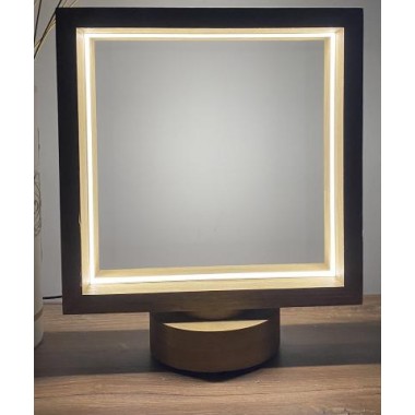 Настольный светильник LED Квадрат TOUCH WOOD. 